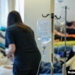 Kurti miliona euro për studentët në kohë fushate, derisa pacientët presin në spitale pa pajisje dhe staf