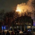 Kisha historike e Amsterdamit përfshihet nga zjarri në natën e Vitit të Ri