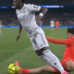 Komiteti spanjoll i gjyqtarëve pezullon arbitrin e VAR-it pas penalltisë së dhënë për Vinícius