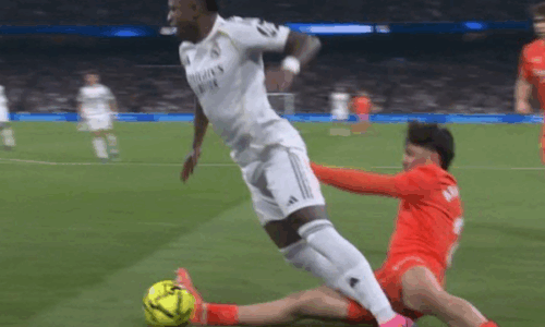 Komiteti spanjoll i gjyqtarëve pezullon arbitrin e VAR-it pas penalltisë së dhënë për Vinícius