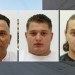 Dy muaj nga vrasja e trefishtë në Gjilan, Mefail Shkodra dhe dy djemtë e tij ende në arrati