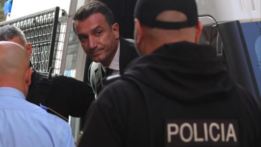 Në burg që prej shkurtit, Veliaj sot i pranishëm në seancë: Masat ndaj meje janë trajtim poshtërues