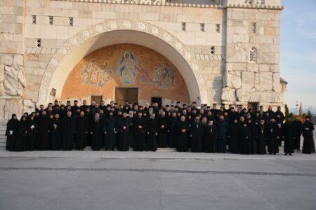 Arrestohet një prift në Mal të Zi për abuzim seksual të dy të miturve