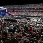 Nis ceremonia për Charlie Kirk – Pjesëmarrës mbi 200 mijë njerëz, aty edhe Trump