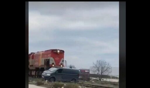 Aksident mes trenit dhe një furgoni në Prishtinë, Policia jep detaje