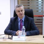 Pritjet se Gjykata do ta zgjidhë krizën, Hargreaves: Partitë duhet të bëjnë kompromis, ky është thelbi i problemit