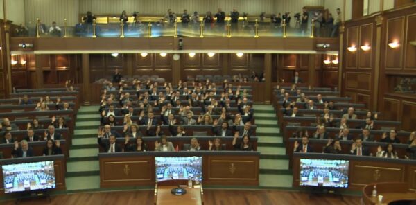 Kuvendi miraton zgjatjet buxhetore për muajin mars