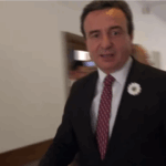 Afati 30 ditor drejt fundit, Kurti s’i ndalet gazetarëve – Thotë se i ‘‘duhet me shku me shpejtësi’’