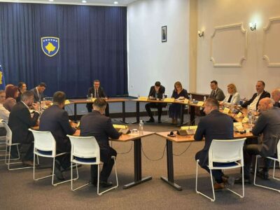 Nis takimi i Kurtit me partitë politike