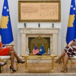 Para konferencës për shtyp Vjosa Osmani “merr udhëzimet” e fundit nga SHBA