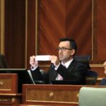 Kushtetuesja publikon Aktgjykimin e plotë për çështjen e nënkryetarit serb