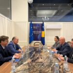 Haradinaj takohet me këshilltarin e BE-së: Të gatshëm të kontribuojmë për tejkalimin e bllokadës