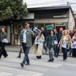 Uran Ismaili shpërndan gazetën “Koha për Prishtinën”: Lexo projektet tona për lagjet e kryeqytetit