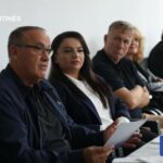 Fehmi Kupina takohet me banorët në Kodrën e Trimave: Inkurajuese pjesëmarrja e madhe e grave