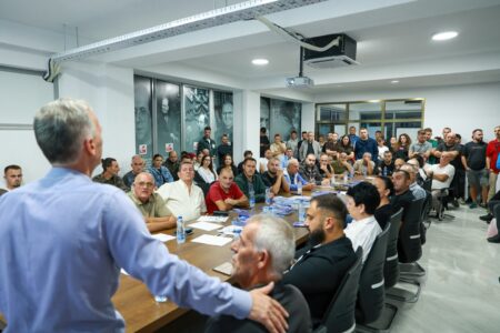 Besnik Osmani mobilizion strukturat e LDK-së në Fushë Kosovë, fushatë energjike dhe plot kontakte me qytetarët