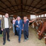 Besnik Osmani viziton fermerët në Bardh të Madh: Shembull i përkushtimit dhe punës së ndershme