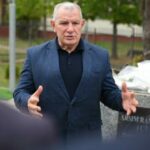 Buja bën homazhe te varret e dëshmorëve në Ferizaj: Nderova një nga betejat më të rëndësishme të Zonës Operative të Nerodimes