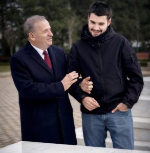 Reçica te varri u Adem Demaçit: Rruga vazhdon, për atdheun dhe për idealin që nuk shuhet