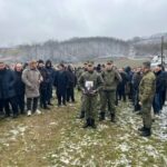 Pa praninë e djalit, varroset babai i Salih Mustafës