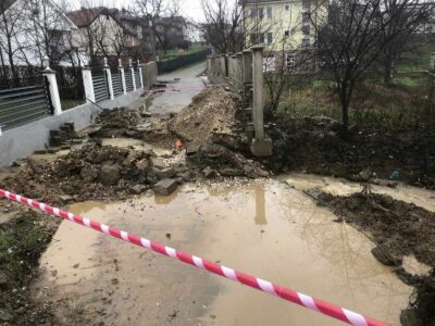 Komuna e Prishtinës nis vlerësimin e dëmeve pas vërshimeve, kërkesat pranohen në objektin e vjetër të komunës