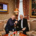 Hamza takohet me Walker: Në janar 1999 ai i dha jehonë botërore krimit serb në Reçak