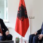 Analisti që çdo mbrëmje e mbron Kurtin sot e zyrtarizoi koalicionin me VV-në