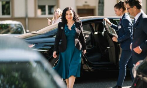 Presidenca e qet në rren VV’në: Vjosa Osmanit nuk i janë ofruar nënshkrimet dhe përkrahja nga Lëvizja Vetëvendosje