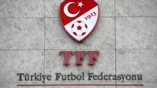 Arrestohen ish-shefi i Galatasaray dhe 14 futbollistë : Përkeqësohet skandali i basteve në Turqi