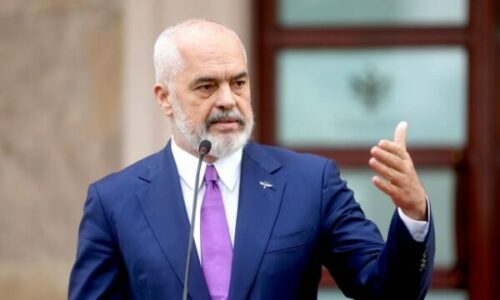 Protesta e PD, reagon Edi Rama: Shqipëria me botën e lirë kundër mullahëve të Teheranit, opozita shqiptare me plehrat kundër qytetarëve të Tiranës