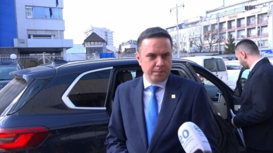 Abdixhiku:Diskutuam me Presidenten, presim caktimin e datës sipas Kushtetutës