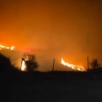 Shqipëria: 27 vatra aktive, situatë kritike në jug, evakuime dhe ndihmë ndërkombëtare