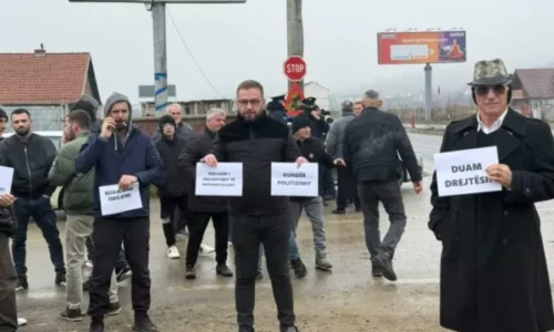 “Lufta” për të drejtën e rrugës, protestojnë banorët e fshatit Prugoc dhe Barilevë