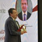 Kurti pranon titullin Alumni Nderi i UP’së
