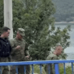 Mbytja e 33 vjeçarit: Momenti kur ushtarët e FSK-së përgatiten për t’u lëshuar në ujërat e Ujmanit