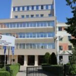 Kuvendi s’i lë mediat te hyrja, shkak temperaturat e larta