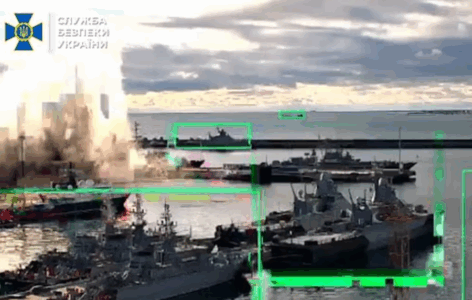 Momenti kur dronët ukrainas shkatërrojnë nëndetësen ruse