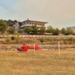 Helikopterët e Emergjencave Civile zbresin në stadiumin e Gramshit, presin të plagosurit