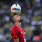Edon Zhegrova merr pasaportën e Shqipërisë