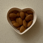 9 ushqimet dhe pijet më të mira për t’u konsumuar para gjumit