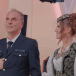 Me uniformë ushtarake, Limaj përcjell vajzën në kanagjegj