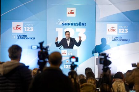 Abdixhiku me premtim për mjekët e diplomuar: Do ua sigurojmë specializimin dhe punësimin