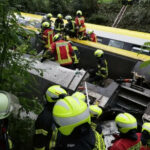 Treni del nga shinat në Gjermani, raportohet për disa të vdekur