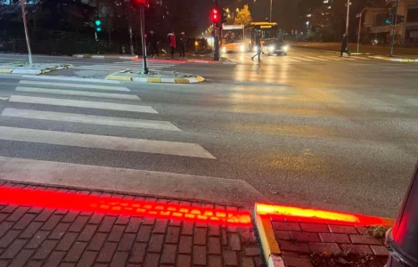Dy këmbësore goditen nga vetura në Prishtinë, shoferi arrestohet dhe lirohet