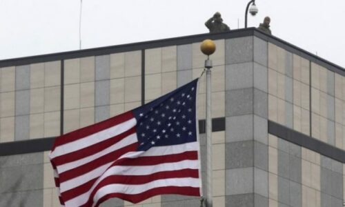 Ambasada e SHBA pas vendimit të Kushtetueses: Përgjegjësi e liderëve për ta konstituar Kuvendin dhe krijuar një Qeveri stabile me të cilën ne do të punojmë