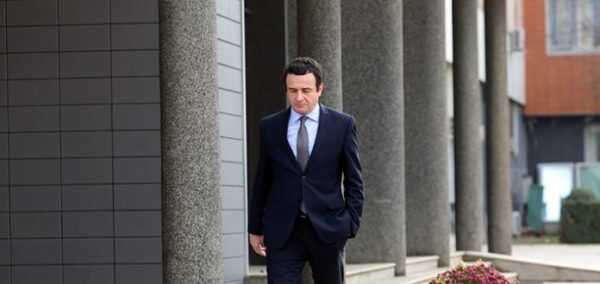 Miftaraj: Kurtit i erdhi puna të mbajë takime në gjelltore e burektore me diplomatët e huaj