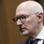 Ambasadori francez i reagon propagandës së VV’së: KFOR meriton respektin e të gjithëve, manipulimet po bëhen sistematike