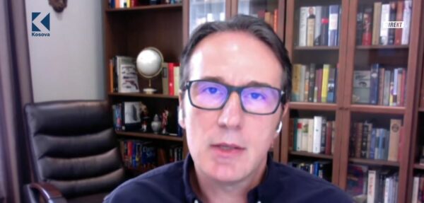 Shtuni: Putini doli fitimtar në Alaskë, Trumpi ndryshoi qasje