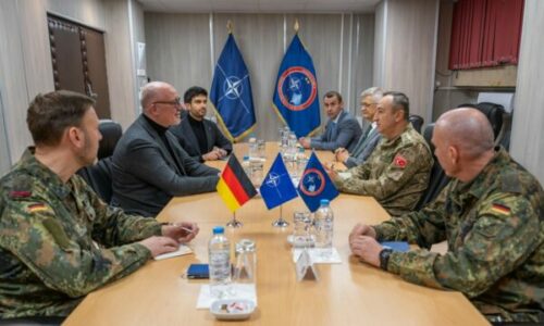 Ulutas pret në takim sekretarin gjerman të Ministrisë së Mbrojtjes – KFOR jep detaje