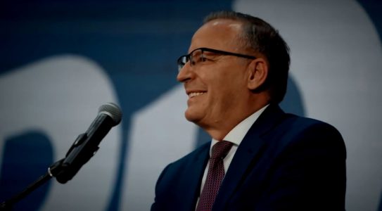 Hamza: 50% paga më të larta për mjekët, mësimdhënësit, policët, ushtarët dhe të gjithë punëtorët e sektorit publik (VIDEO)