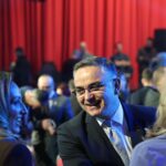 Besnik Tahiri prezanton zotimet programore të AAK`së: Rritje ekonomike, paga më të larta dhe zhvillim të qëndrueshëm